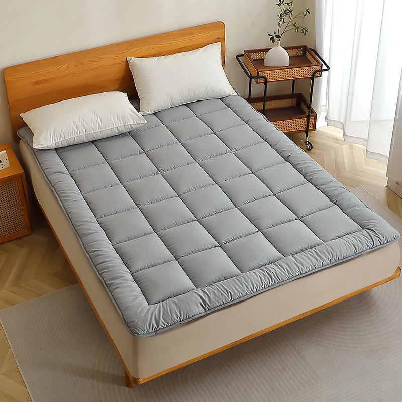 152x203cm 160x200cm 180x200cm Quilted Mattress Pad with Lacing