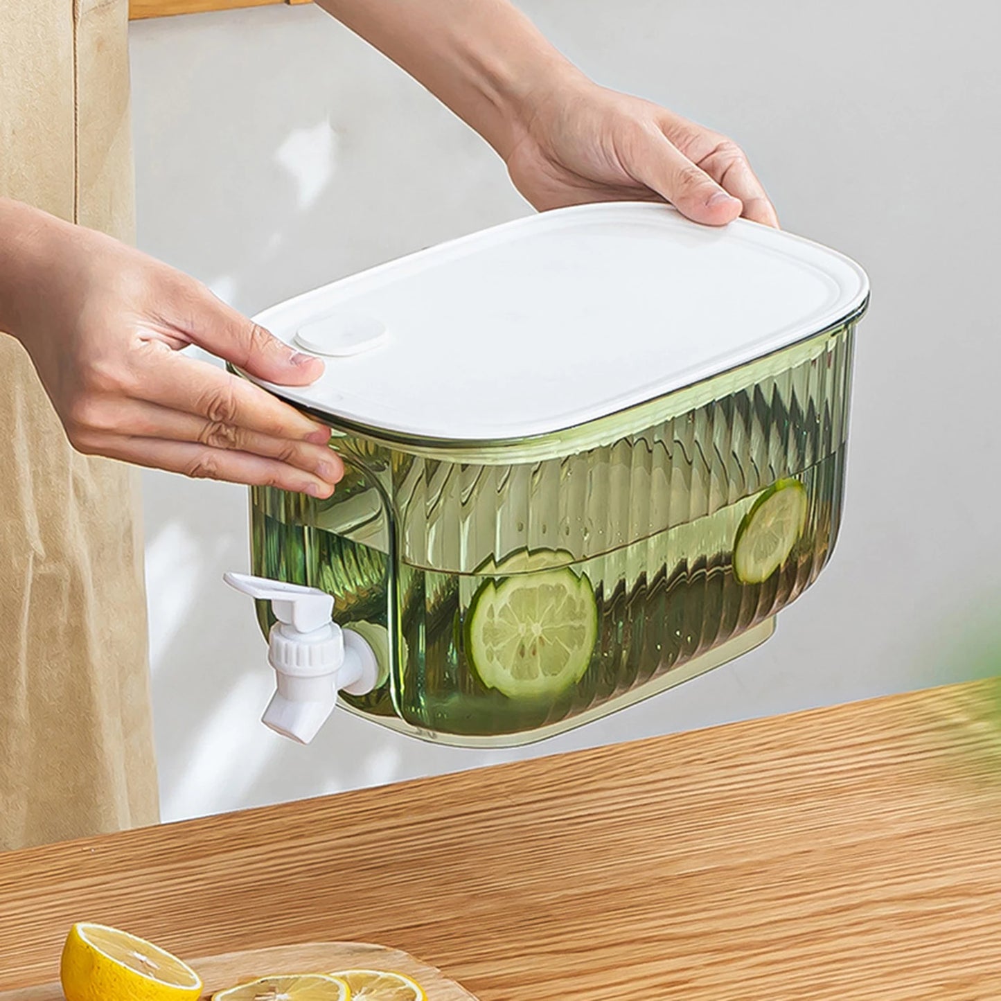 4L Fridge Cold Water Jug with Faucet Transparent Juice Cold Drink Barrel Large Capacity Leakproof Drinkware Kitchen Supplies