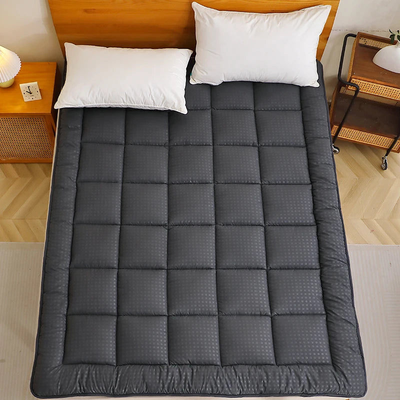 152x203cm 160x200cm 180x200cm Quilted Mattress Pad with Lacing